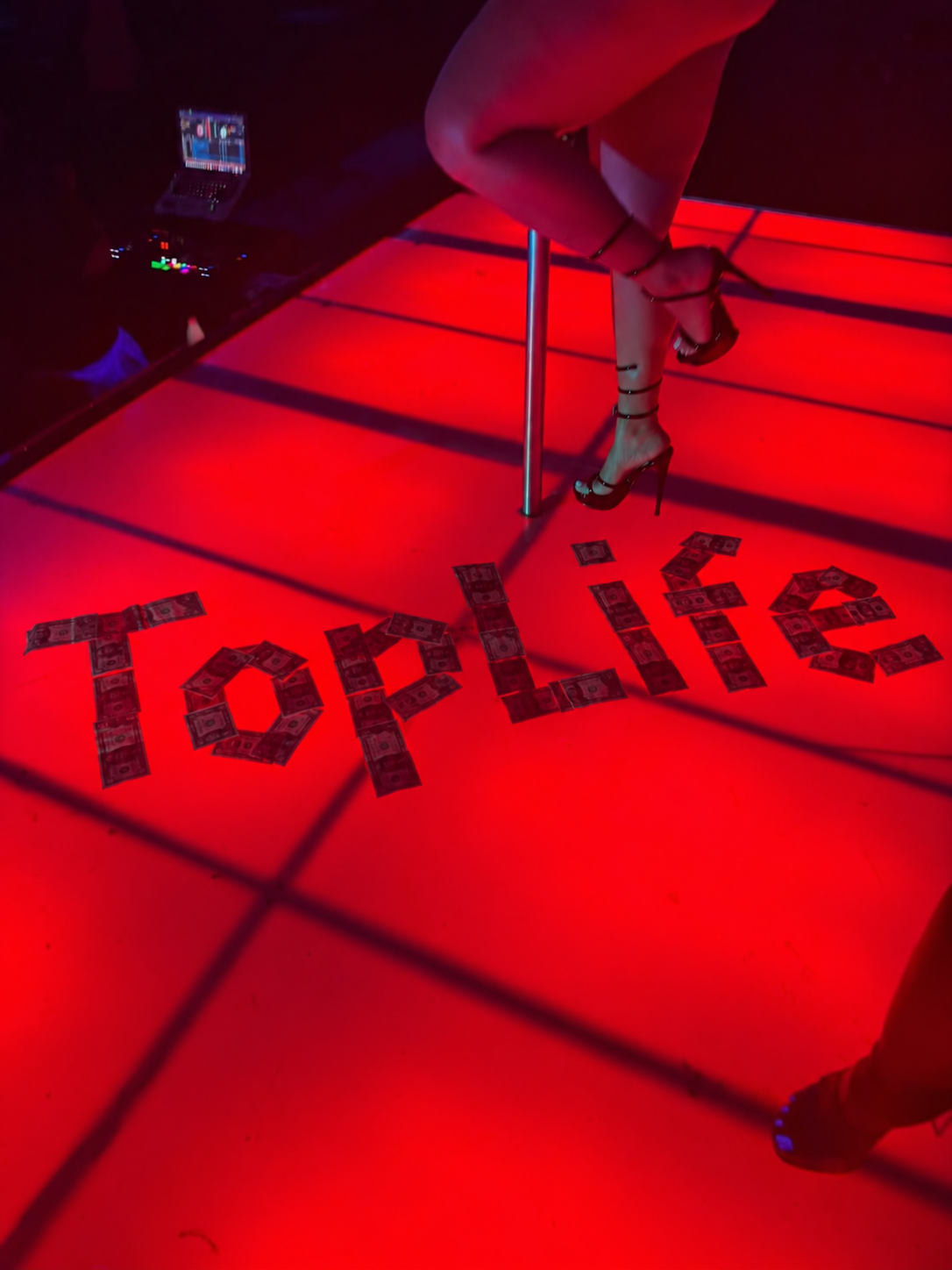 TopLife “It’s On The Floor” Tee